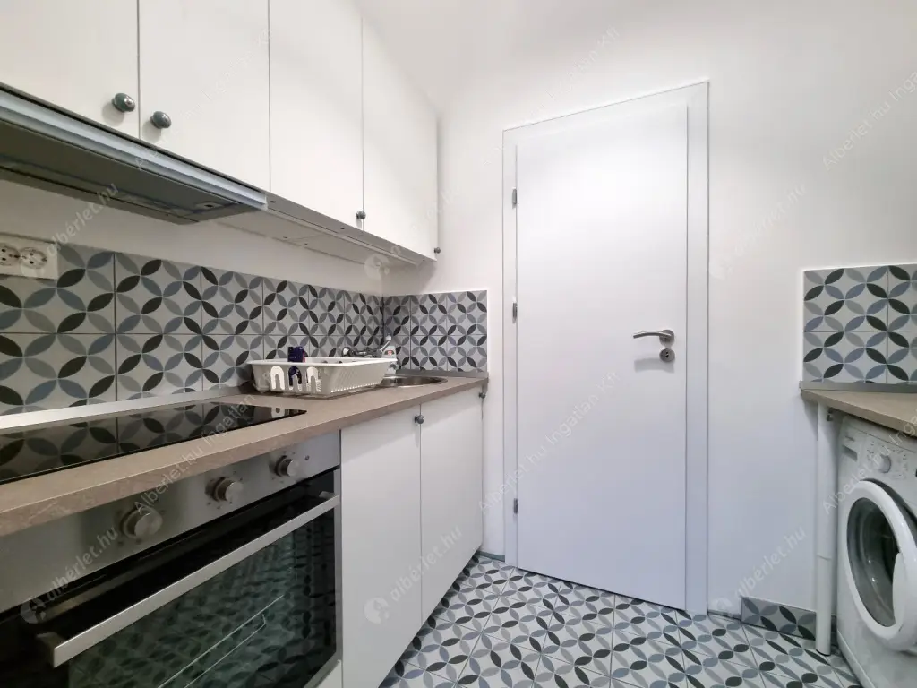 Kiadó albérlet 209000 Ft/hó áron: Budapest, VI. kerület  Nagymező utca. Mérete: 35 nm, 1 szobás | Alberlet.hu - 6581585