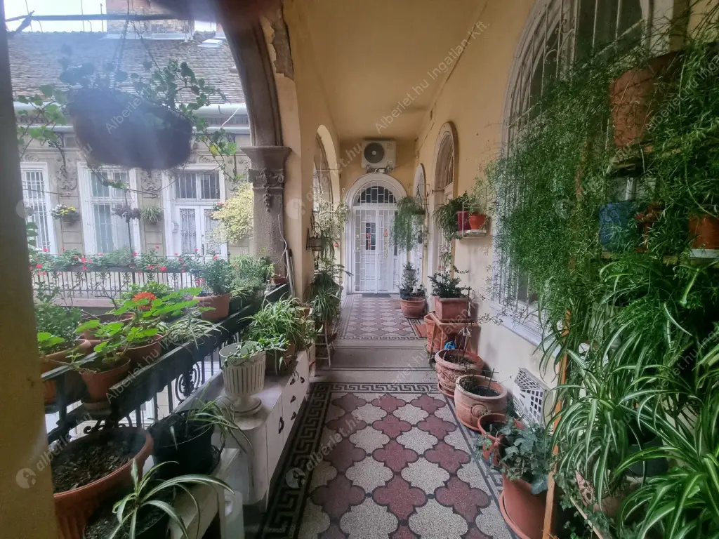 Kiadó albérlet 209000 Ft/hó áron: Budapest, VI. kerület  Nagymező utca. Mérete: 35 nm, 1 szobás | Alberlet.hu - 6581589