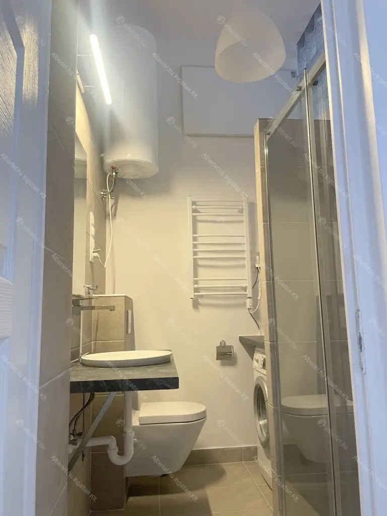 Kiadó albérlet 230000 Ft/hó áron: Budapest, VI. kerület  Nagymező utca. Mérete: 35 nm, 1 szobás | Alberlet.hu - 6659707