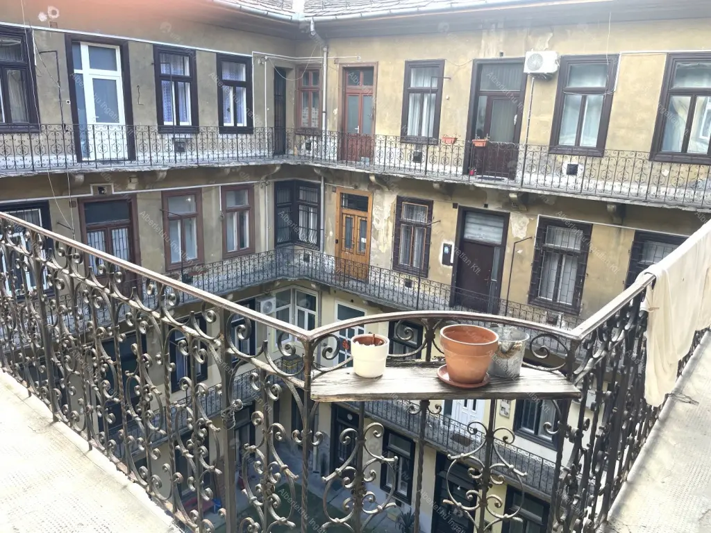 Kiadó albérlet 230000 Ft/hó áron: Budapest, VI. kerület  Nagymező utca. Mérete: 35 nm, 1 szobás | Alberlet.hu - 6659717