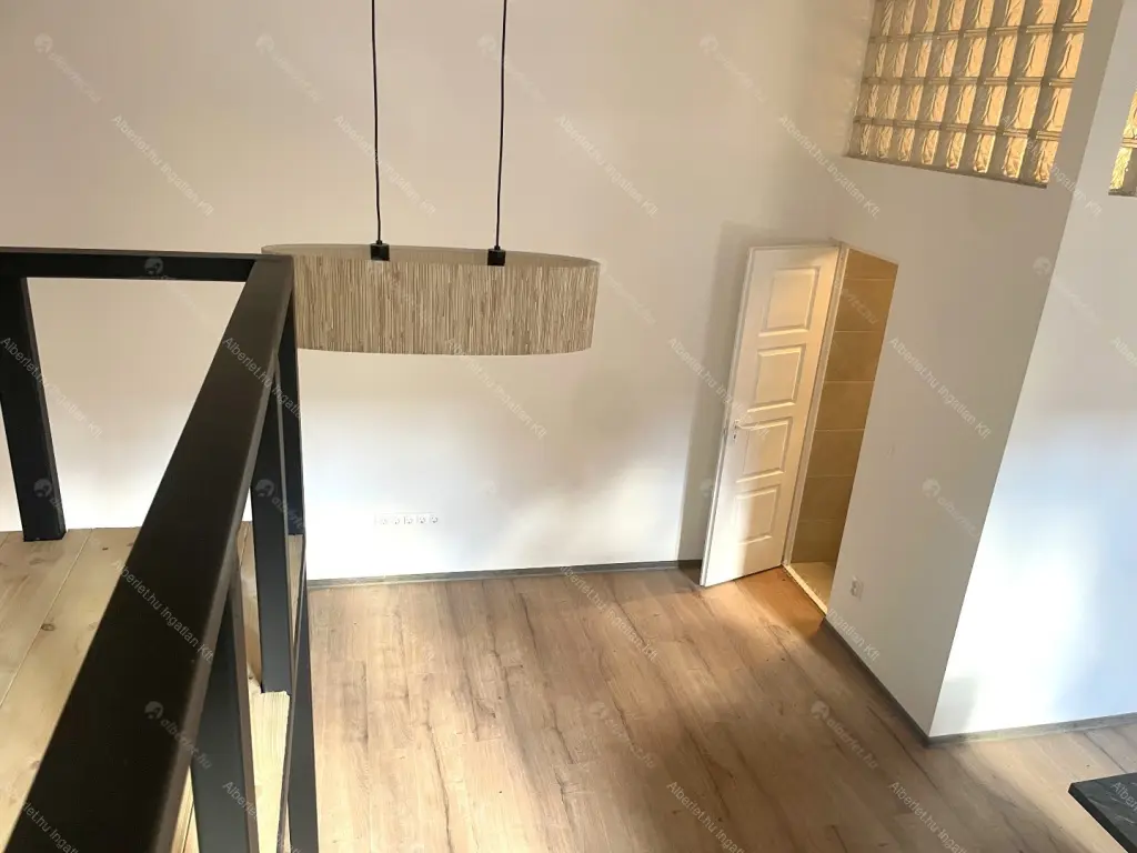 Kiadó albérlet 199000 Ft/hó áron: Budapest, VI. kerület  Nagymező utca. Mérete: 35 nm, 1 szobás | Alberlet.hu - 6661662