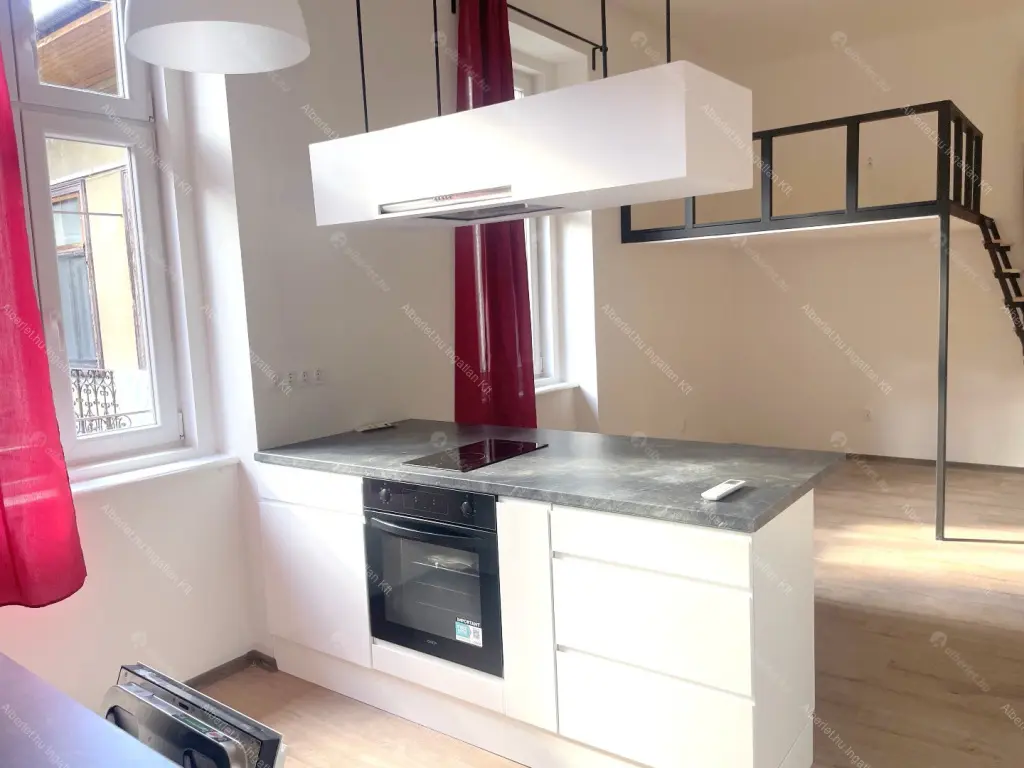 Kiadó albérlet 199000 Ft/hó áron: Budapest, VI. kerület  Nagymező utca. Mérete: 35 nm, 1 szobás | Alberlet.hu - 6661664