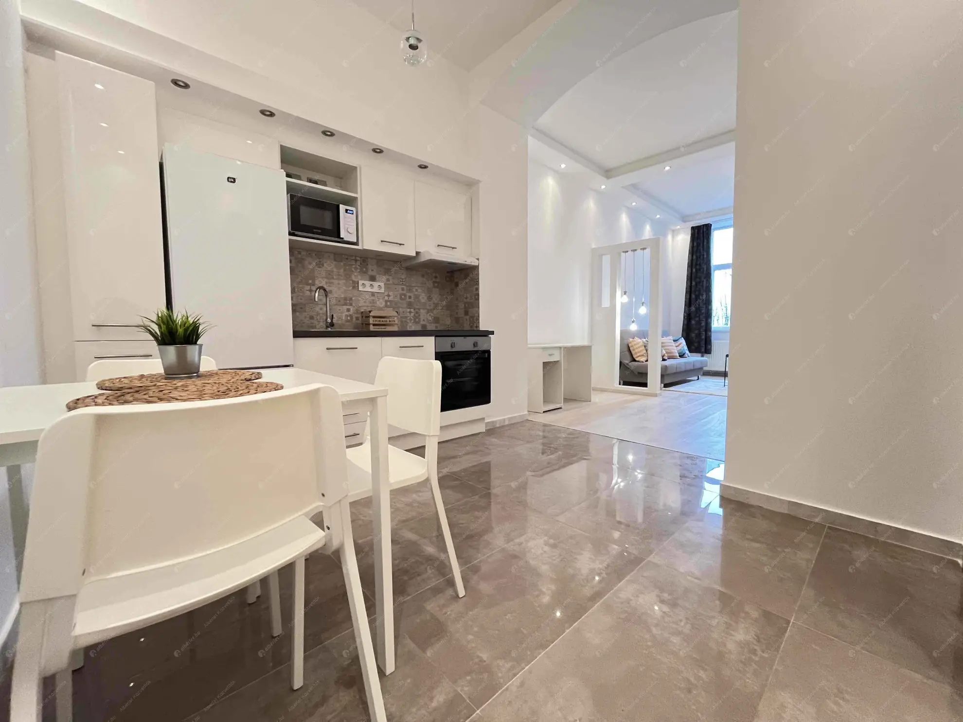 Kiadó albérlet 230000 Ft/hó áron: Budapest, VI. kerület  Nagymező utca. Mérete: 40 nm, 2 szobás | Alberlet.hu - 6609579