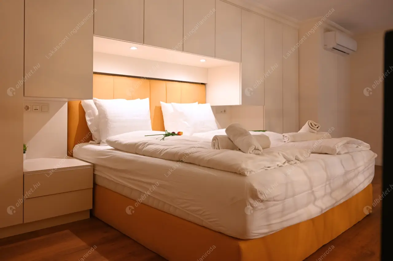 Kiadó albérlet 350000 Ft/hó áron: Budapest, VI. kerület  Nagymező utca. Mérete: 50 nm, 1 szobás | Alberlet.hu - 6638955