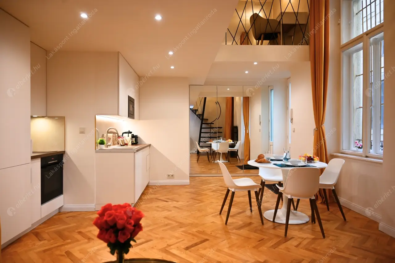 Kiadó albérlet 350000 Ft/hó áron: Budapest, VI. kerület  Nagymező utca. Mérete: 50 nm, 1 szobás | Alberlet.hu - 6638960