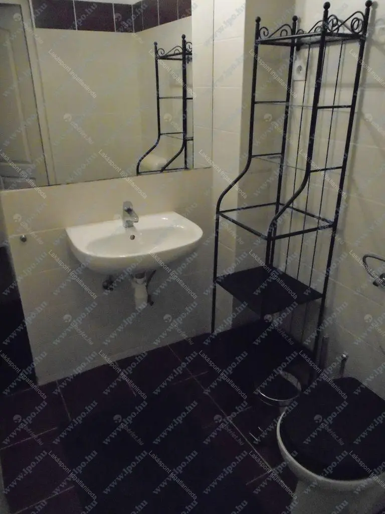 Kiadó albérlet 200000 Ft/hó áron: Budapest, VI. kerület  Nagymező utca. Mérete: 50 nm, 2 szobás | Alberlet.hu - 6640497