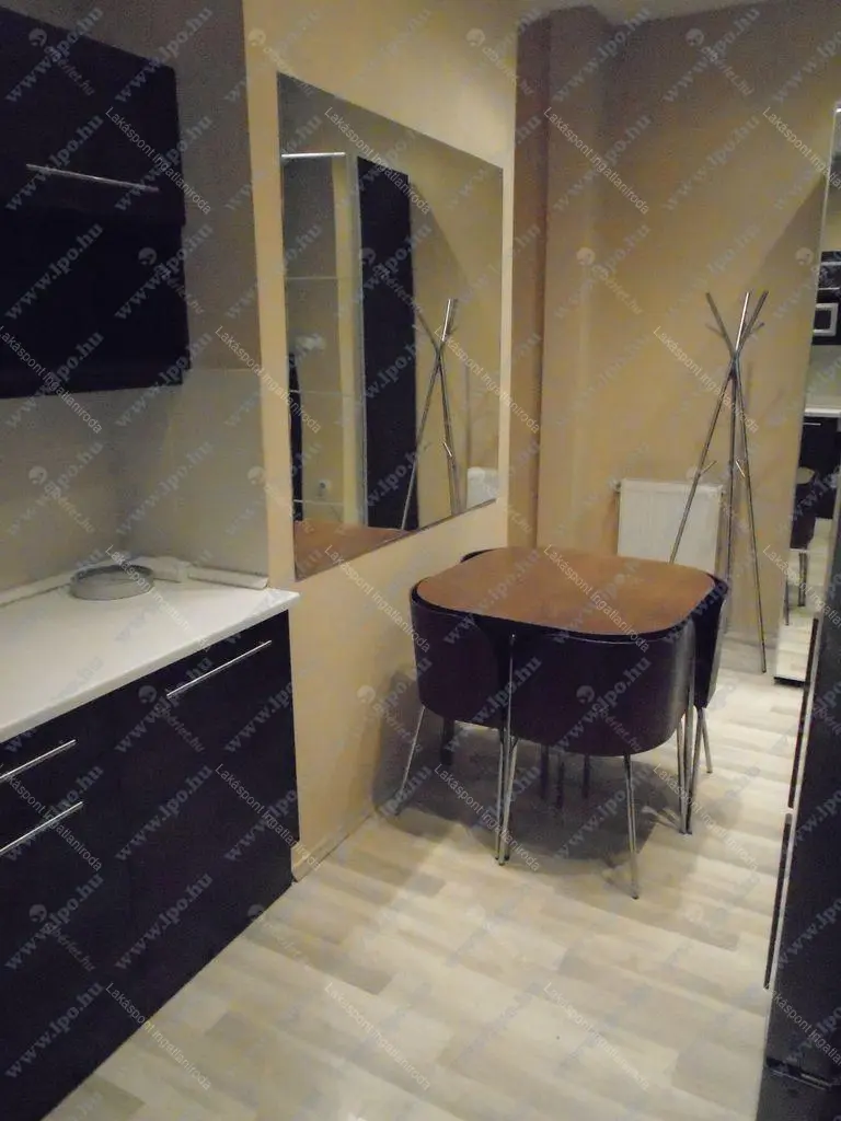 Kiadó albérlet 200000 Ft/hó áron: Budapest, VI. kerület  Nagymező utca. Mérete: 50 nm, 2 szobás | Alberlet.hu - 6640499