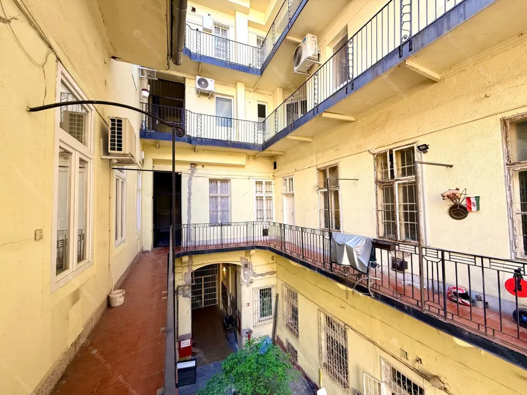 Kiadó albérlet 380000 Ft/hó áron: Budapest, VI. kerület  Nagymező utca. Mérete: 64 nm, 3 szobás | Alberlet.hu - 6707737