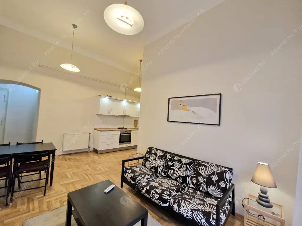 Kiadó albérlet 300000 Ft/hó áron: Budapest, VI. kerület  Nagymező utca. Mérete: 67 nm, 3 szobás | Alberlet.hu - 6604532