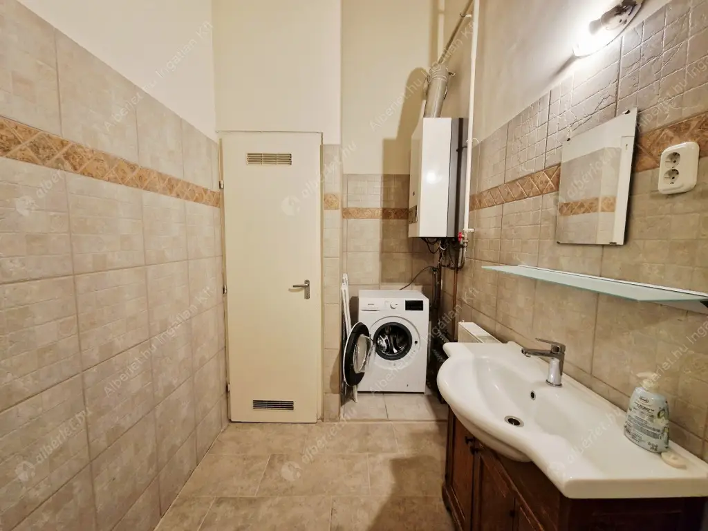 Kiadó albérlet 300000 Ft/hó áron: Budapest, VI. kerület  Nagymező utca. Mérete: 67 nm, 3 szobás | Alberlet.hu - 6604550