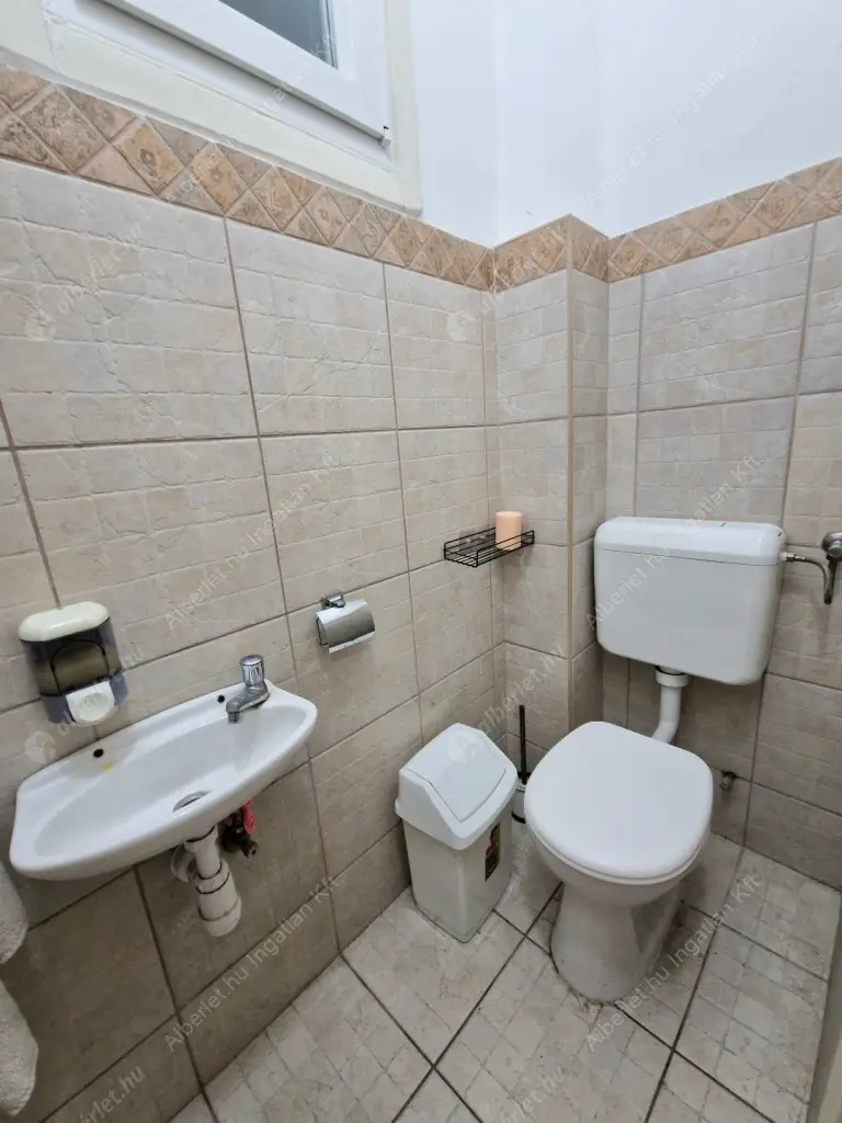 Kiadó albérlet 300000 Ft/hó áron: Budapest, VI. kerület  Nagymező utca. Mérete: 67 nm, 3 szobás | Alberlet.hu - 6604554