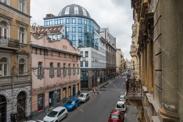Kiadó albérlet 350000 Ft/hó áron: Budapest, VI. kerület  Nagymező utca. Mérete: 78 nm, 3 szobás | Alberlet.hu - 6693192