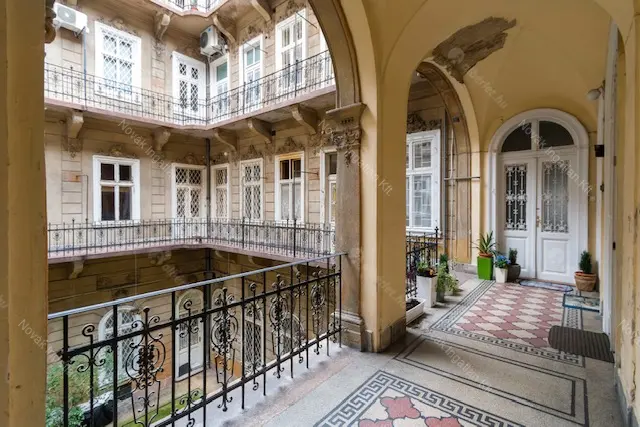 Kiadó albérlet 350000 Ft/hó áron: Budapest, VI. kerület  Nagymező utca. Mérete: 78 nm, 3 szobás | Alberlet.hu - 6693196