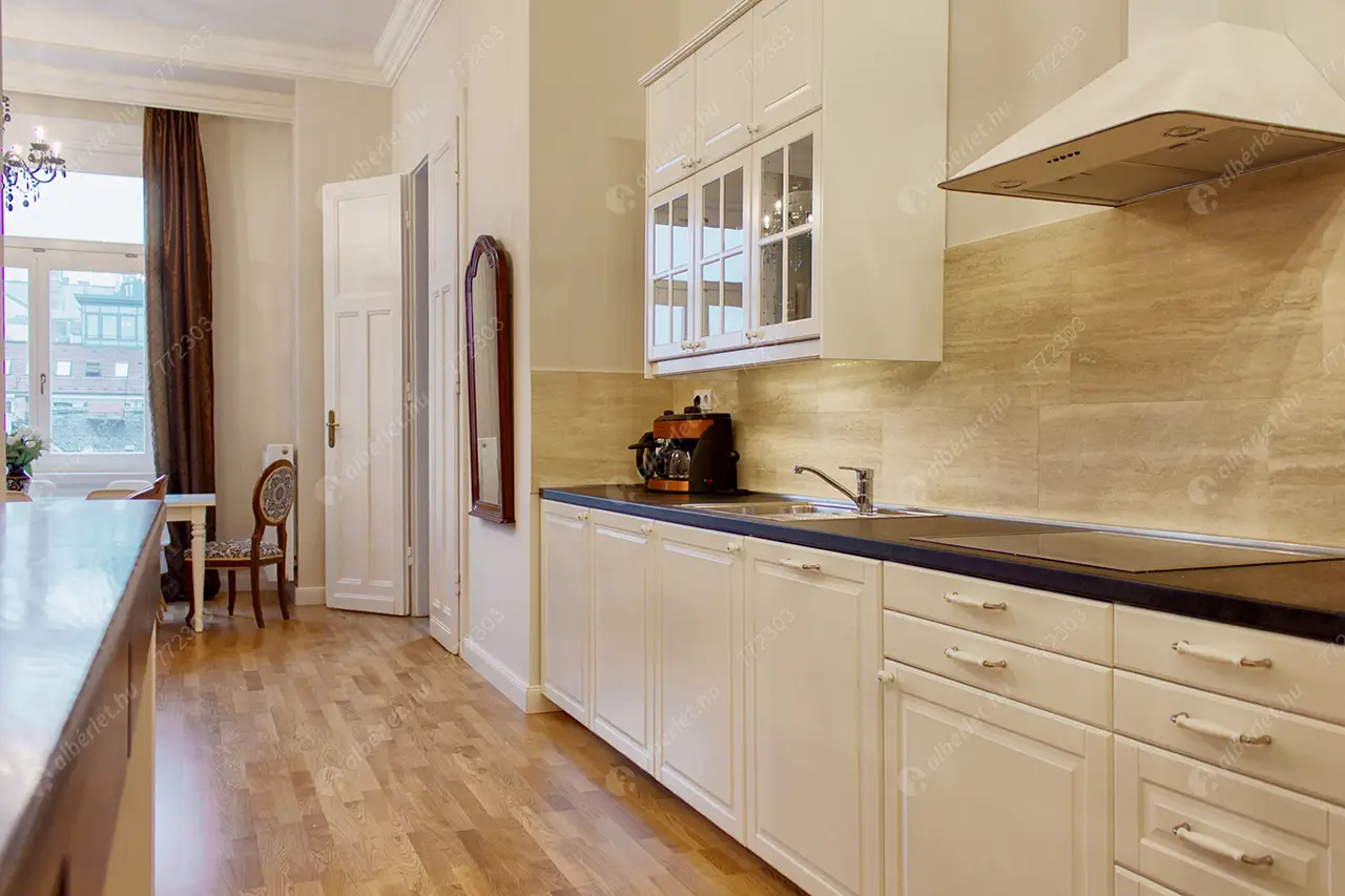 Kiadó albérlet 750000 Ft/hó áron: Budapest, VI. kerület  Nagymező utca. Mérete: 93 nm, 4 szobás | Alberlet.hu - 6607649