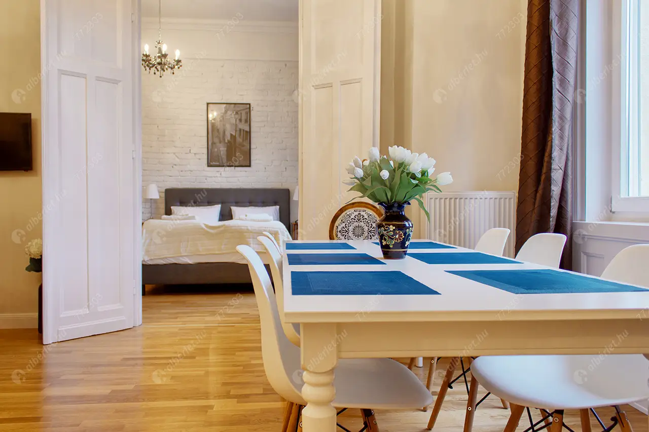 Kiadó albérlet 750000 Ft/hó áron: Budapest, VI. kerület  Nagymező utca. Mérete: 93 nm, 4 szobás | Alberlet.hu - 6607654