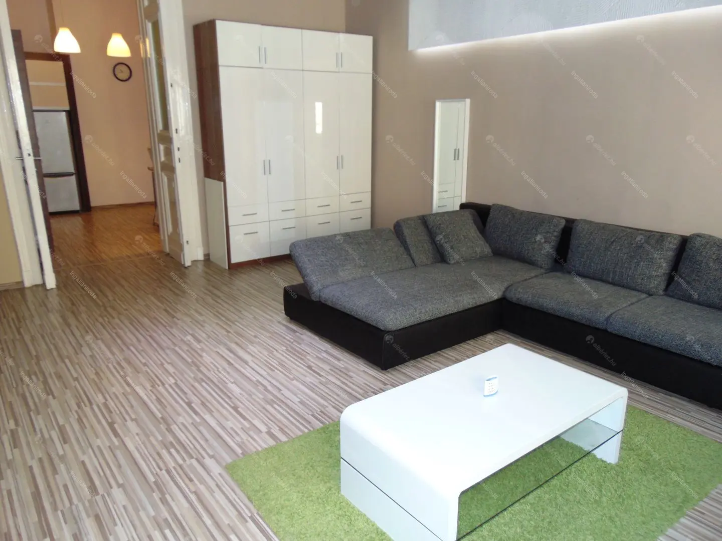 Kiadó albérlet 250000 Ft/hó áron: Budapest, VI. kerület  Nyugati tér. Mérete: 60 nm, 1 szobás | Alberlet.hu - 5670121