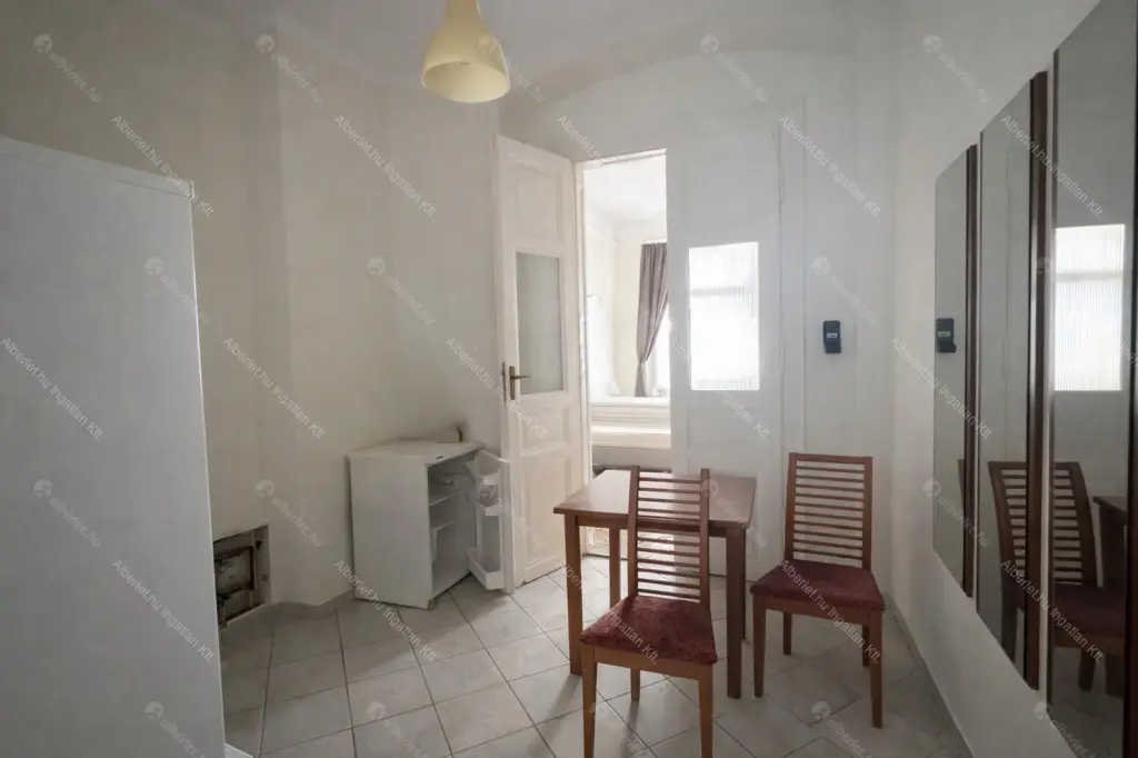 Kiadó albérlet 480000 Ft/hó áron: Budapest, VI. kerület  Ó  utca . Mérete: 162 nm, 5 szobás | Alberlet.hu - 6672470