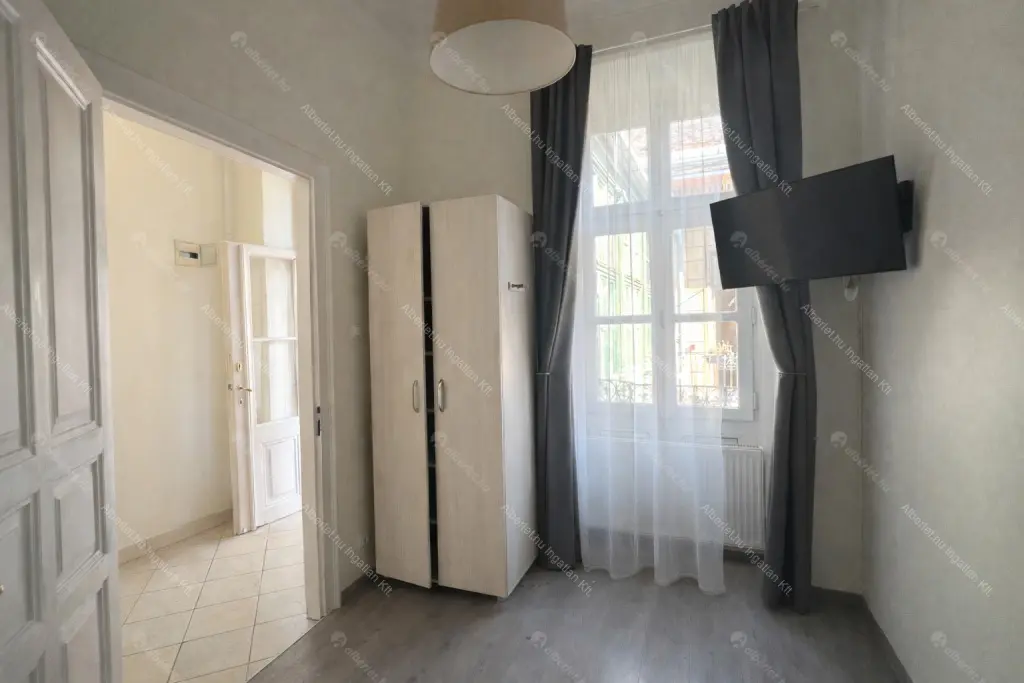 Kiadó albérlet 480000 Ft/hó áron: Budapest, VI. kerület  Ó utca. Mérete: 162 nm, 5 szobás | Alberlet.hu - 6677517