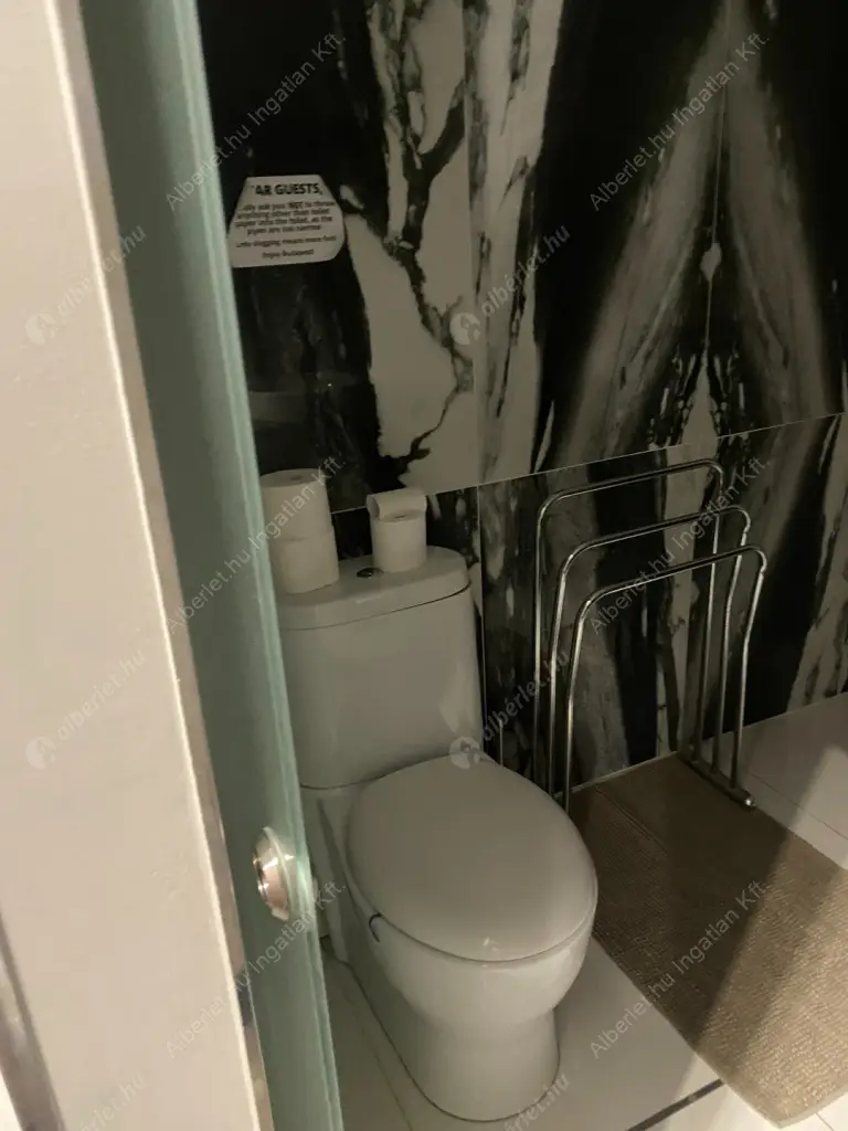 Kiadó albérlet 240000 Ft/hó áron: Budapest, VI. kerület  Ó utca. Mérete: 26 nm, 1 szobás | Alberlet.hu - 6600002