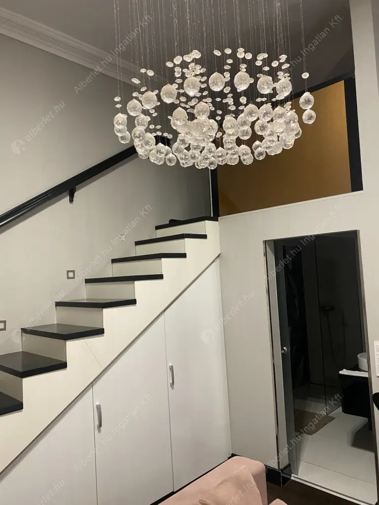 Kiadó albérlet 240000 Ft/hó áron: Budapest, VI. kerület  Ó utca. Mérete: 26 nm, 1 szobás | Alberlet.hu - 6602898