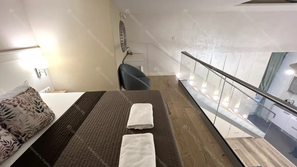 Kiadó albérlet 300000 Ft/hó áron: Budapest, VI. kerület  Ó utca. Mérete: 35 nm, 1 szobás | Alberlet.hu - 6668931