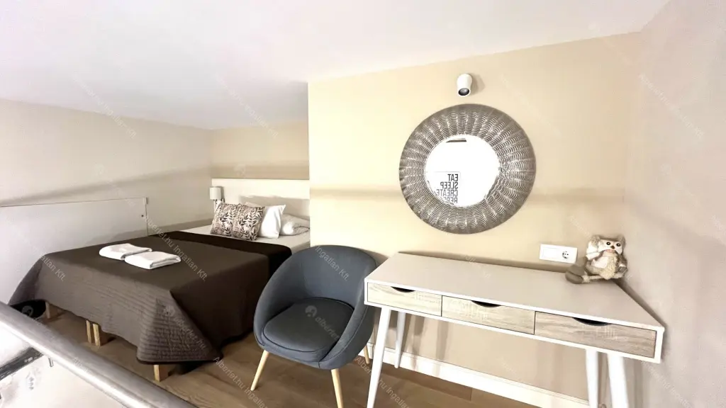 Kiadó albérlet 300000 Ft/hó áron: Budapest, VI. kerület  Ó utca. Mérete: 35 nm, 1 szobás | Alberlet.hu - 6668932