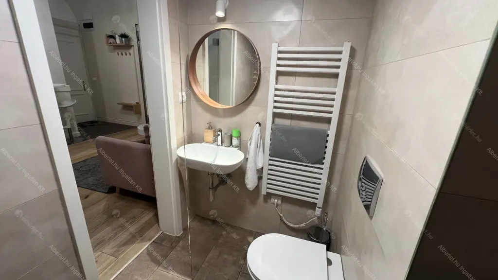 Kiadó albérlet 300000 Ft/hó áron: Budapest, VI. kerület  Ó utca. Mérete: 35 nm, 1 szobás | Alberlet.hu - 6668939