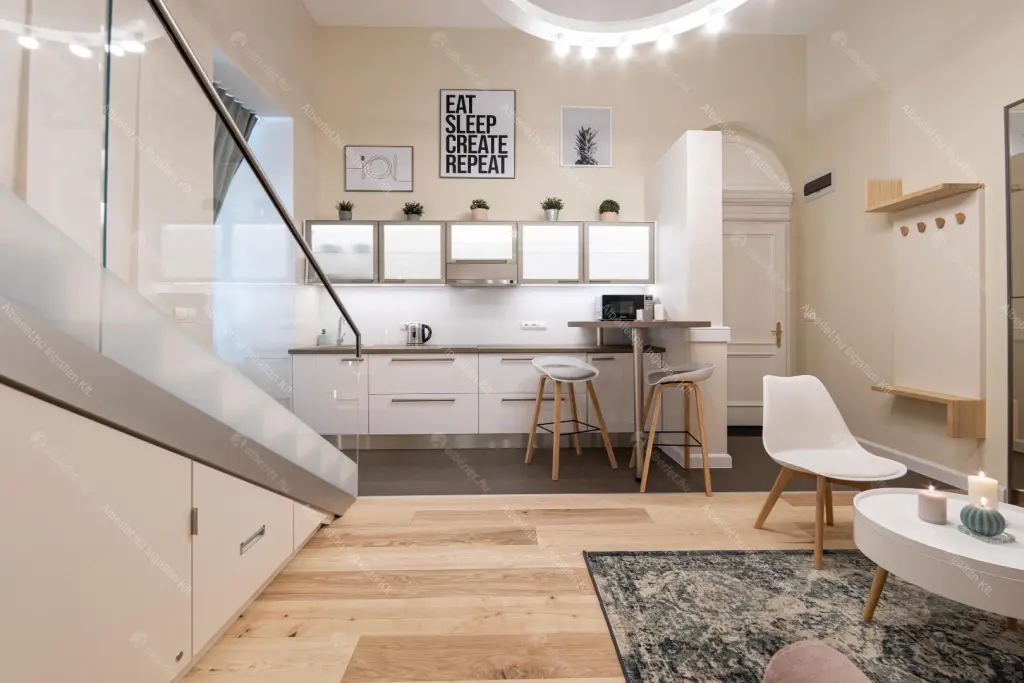 Kiadó albérlet 270000 Ft/hó áron: Budapest, VI. kerület  Ó utca. Mérete: 35 nm, 1 szobás | Alberlet.hu - 6700562