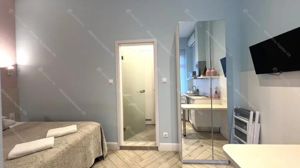 Kiadó albérlet 280000 Ft/hó áron: Budapest, VI. kerület  Ó utca. Mérete: 40 nm, 2 szobás | Alberlet.hu - 6680273