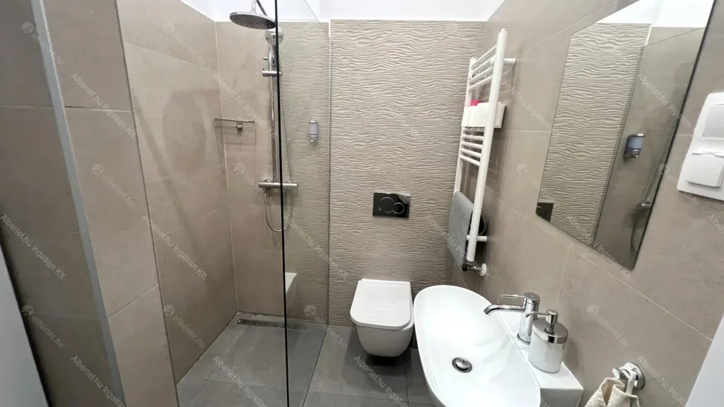 Kiadó albérlet 280000 Ft/hó áron: Budapest, VI. kerület  Ó utca. Mérete: 40 nm, 2 szobás | Alberlet.hu - 6680274