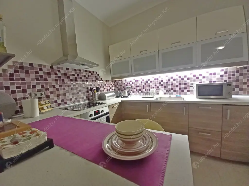 Kiadó albérlet 285000 Ft/hó áron: Budapest, VI. kerület  Ó utca. Mérete: 42 nm, 1 szobás | Alberlet.hu - 6637761