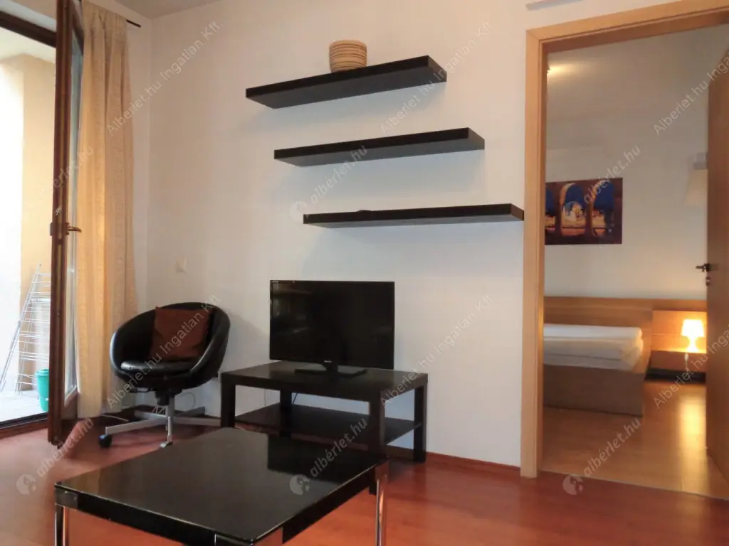 Kiadó albérlet 260000 Ft/hó áron: Budapest, VI. kerület  Ó utca. Mérete: 48 nm, 2 szobás | Alberlet.hu - 6604396