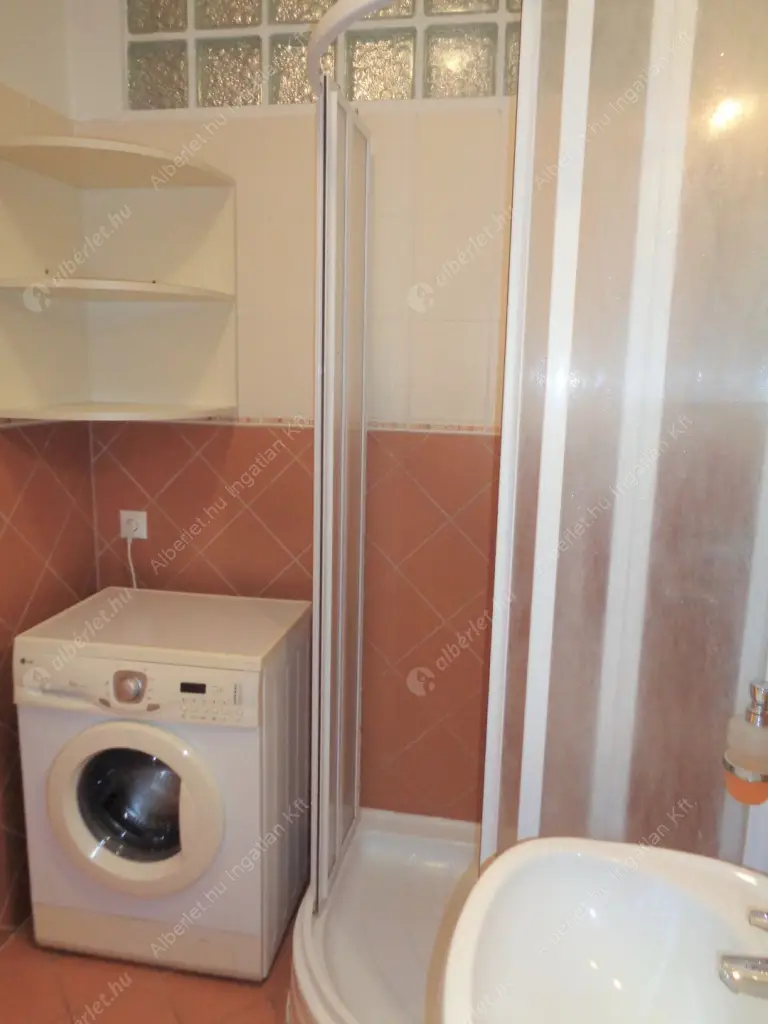 Kiadó albérlet 260000 Ft/hó áron: Budapest, VI. kerület  Ó utca. Mérete: 48 nm, 2 szobás | Alberlet.hu - 6604402