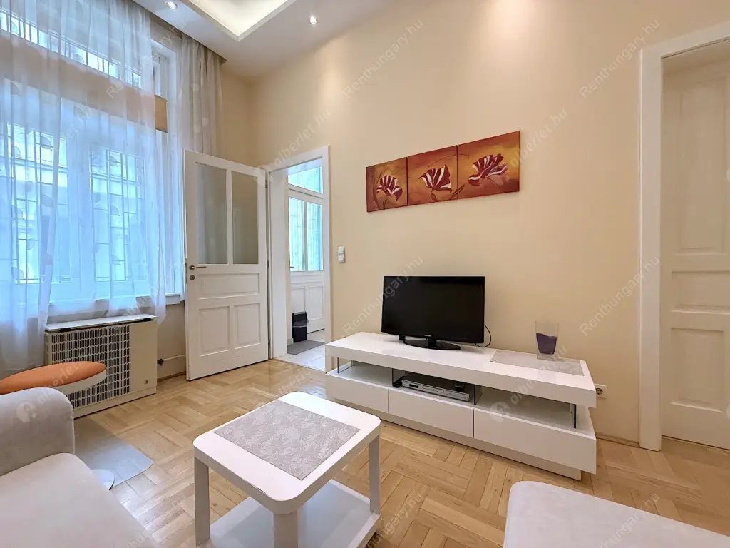 Kiadó albérlet 250000 Ft/hó áron: Budapest, VI. kerület  Ó utca. Mérete: 50 nm, 2 szobás | Alberlet.hu - 6480106