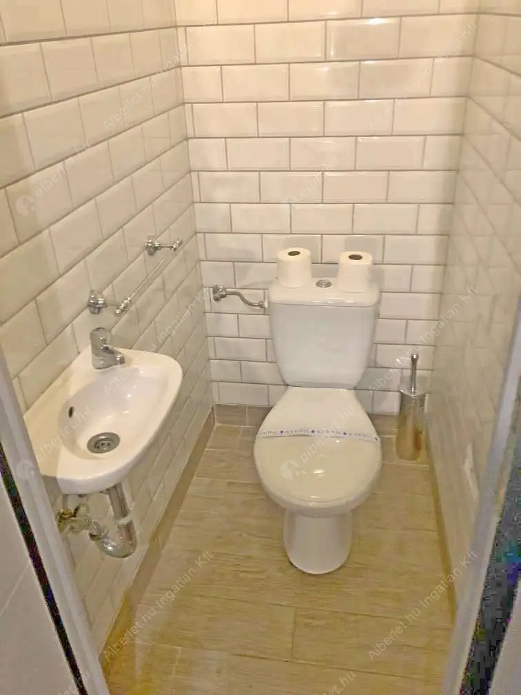 Kiadó albérlet 280000 Ft/hó áron: Budapest, VI. kerület  Ó utca. Mérete: 50 nm, 2 szobás | Alberlet.hu - 6627953