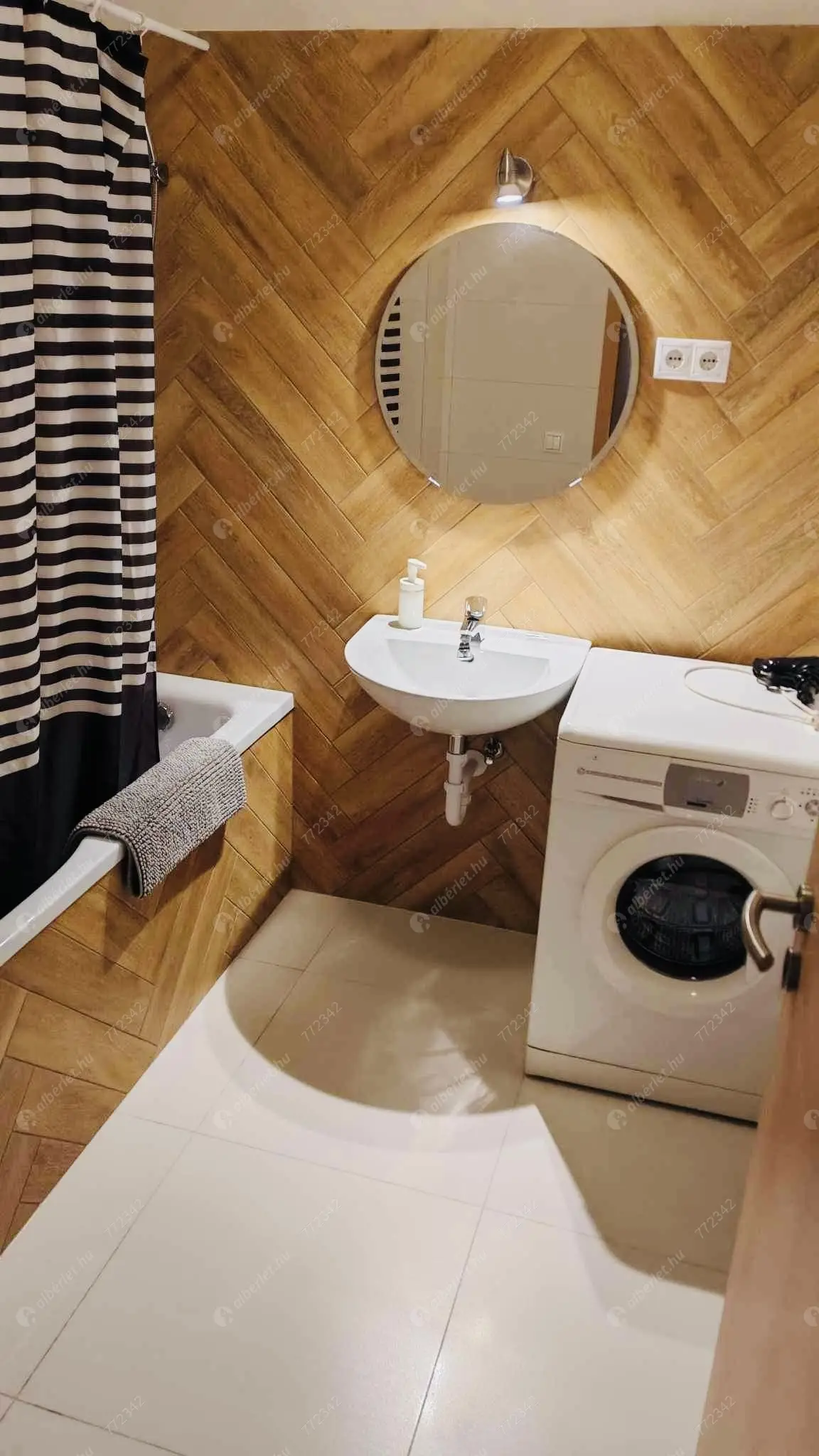 Kiadó albérlet 300000 Ft/hó áron: Budapest, VI. kerület  Ó utca. Mérete: 53 nm, 2 szobás | Alberlet.hu - 6608225