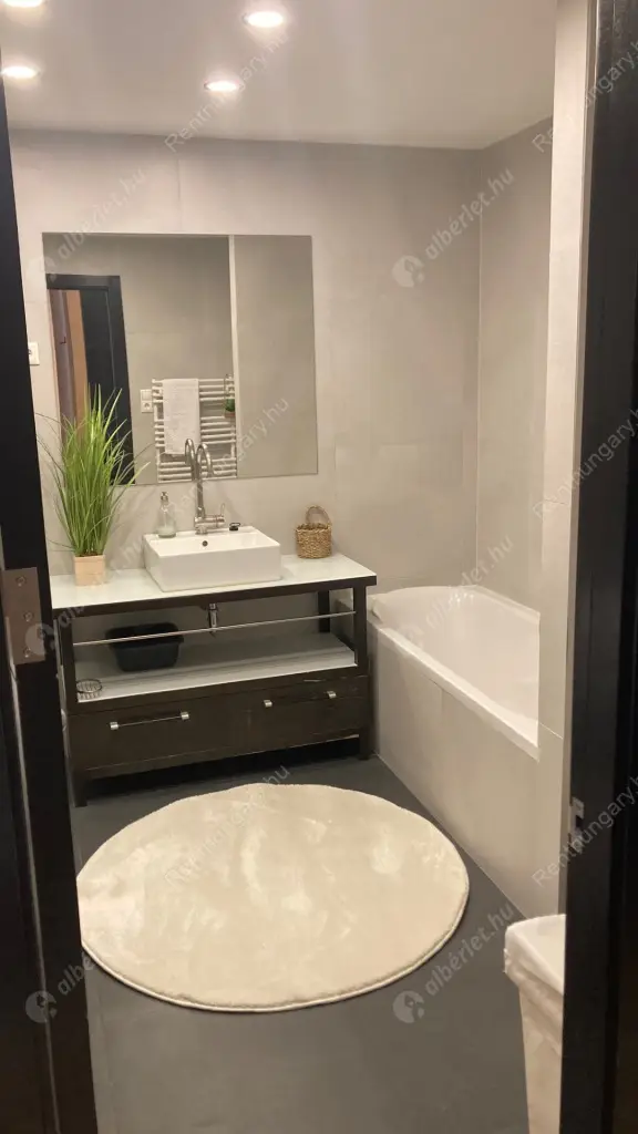 Kiadó albérlet 399000 Ft/hó áron: Budapest, VI. kerület  Ó utca. Mérete: 63 nm, 2 szobás | Alberlet.hu - 6476202