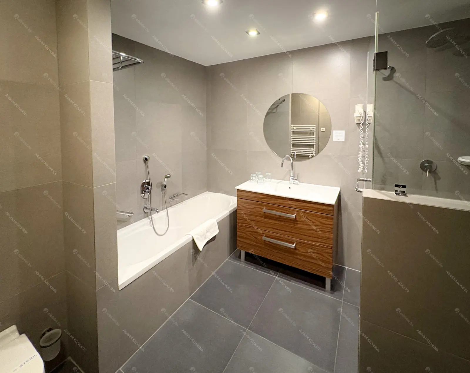 Kiadó albérlet 325000 Ft/hó áron: Budapest, VI. kerület  Ó utca. Mérete: 66 nm, 2 szobás | Alberlet.hu - 6661759