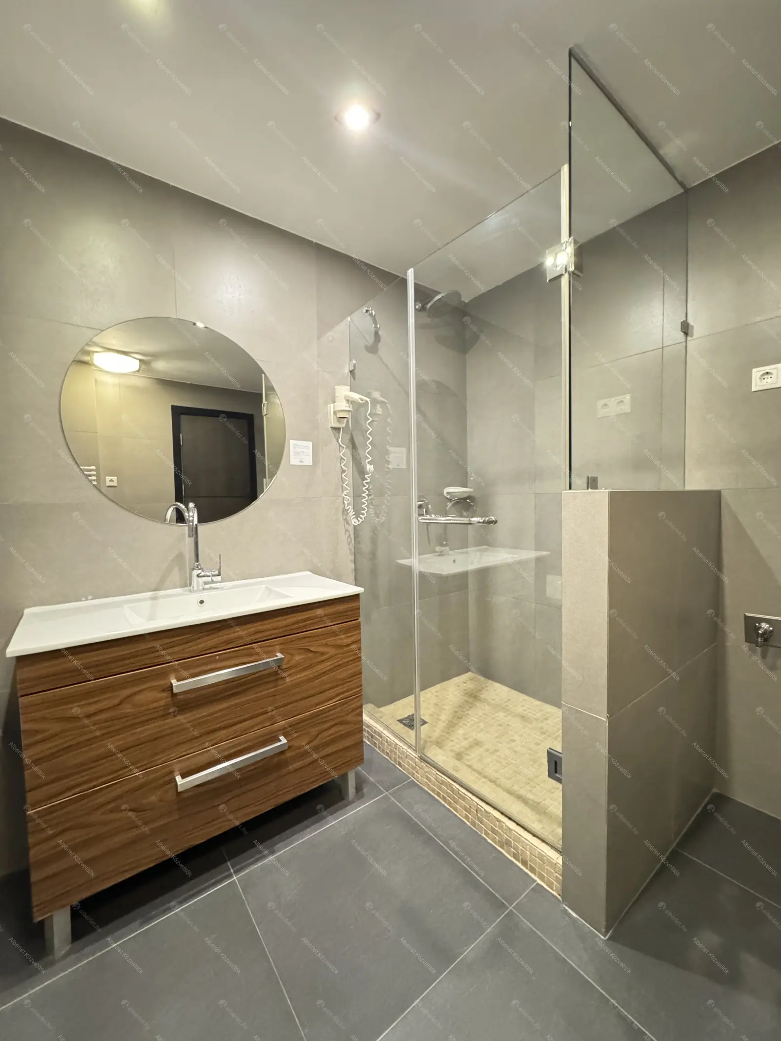 Kiadó albérlet 325000 Ft/hó áron: Budapest, VI. kerület  Ó utca. Mérete: 66 nm, 2 szobás | Alberlet.hu - 6703494