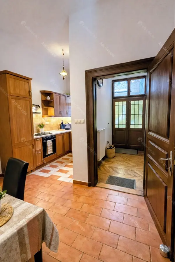 Kiadó albérlet 280000 Ft/hó áron: Budapest, VI. kerület  Ó utca. Mérete: 75 nm, 2 szobás | Alberlet.hu - 6664117