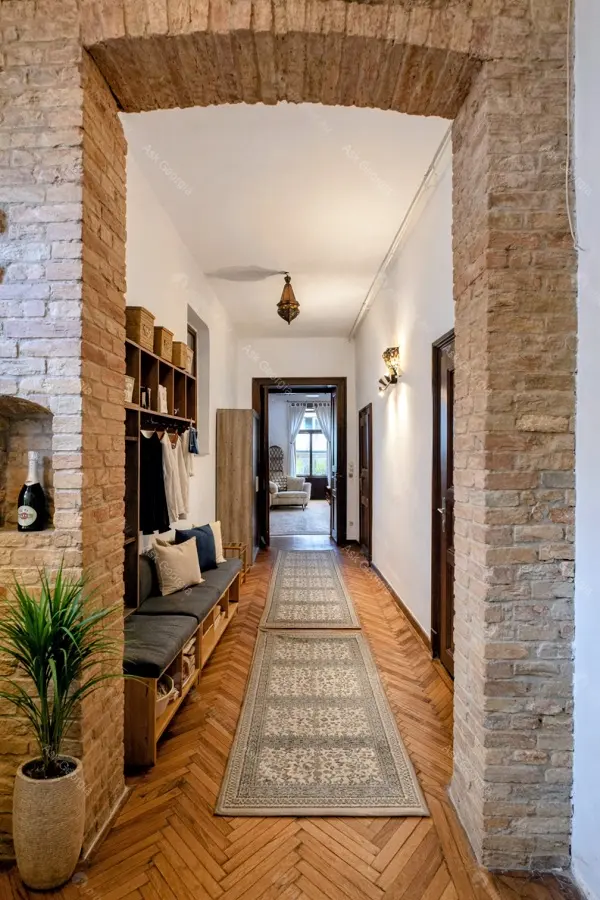 Kiadó albérlet 280000 Ft/hó áron: Budapest, VI. kerület  Ó utca. Mérete: 75 nm, 2 szobás | Alberlet.hu - 6664120