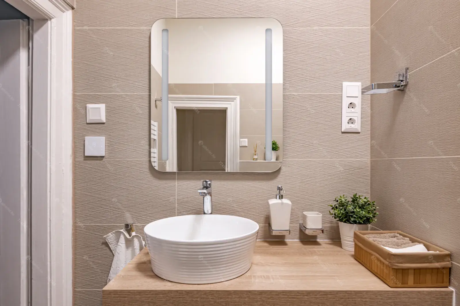 Kiadó albérlet 455000 Ft/hó áron: Budapest, VI. kerület  Ó utca. Mérete: 81 nm, 3 szobás | Alberlet.hu - 6653331