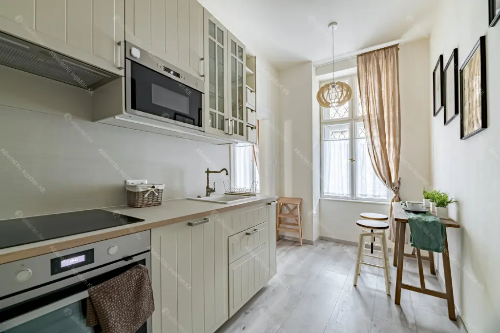 Kiadó albérlet 455000 Ft/hó áron: Budapest, VI. kerület  Ó utca. Mérete: 81 nm, 3 szobás | Alberlet.hu - 6658314