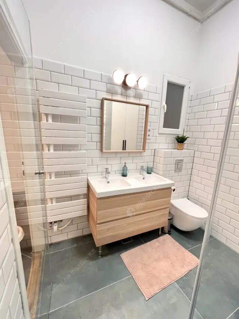 Kiadó albérlet 799000 Ft/hó áron: Budapest, VI. kerület  Ó utca. Mérete: 98 nm, 3 szobás | Alberlet.hu - 6600829