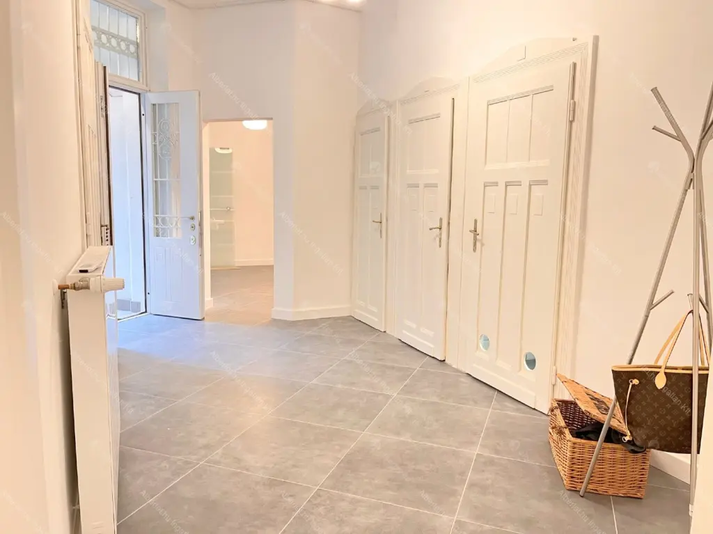 Kiadó albérlet 600000 Ft/hó áron: Budapest, VI. kerület  Ó utca. Mérete: 98 nm, 3 szobás | Alberlet.hu - 6651669