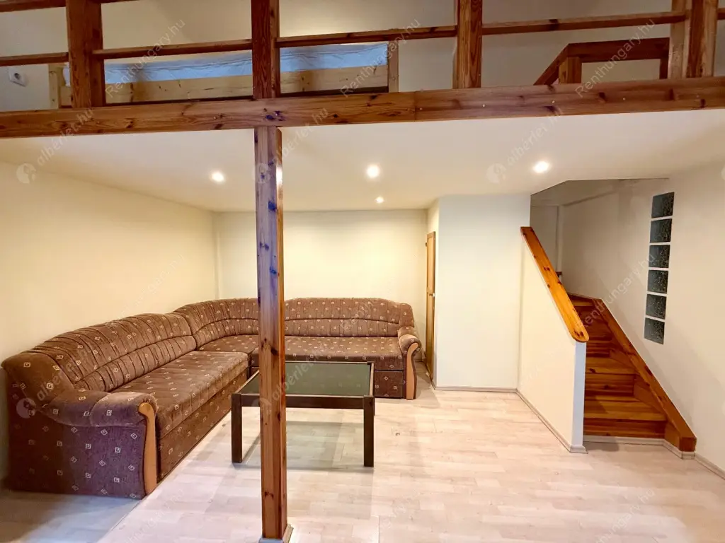 Kiadó albérlet 190000 Ft/hó áron: Budapest, VI. kerület  Oktogon tér. Mérete: 30 nm, 1 szobás | Alberlet.hu - 6573338