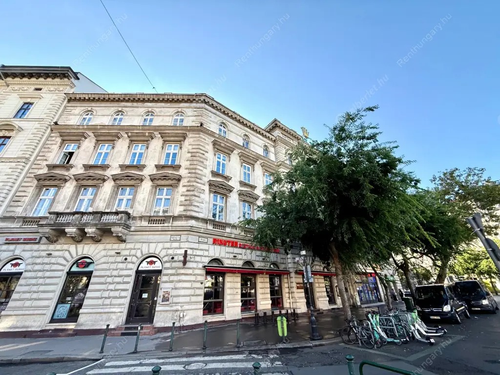 Kiadó albérlet 190000 Ft/hó áron: Budapest, VI. kerület  Oktogon tér. Mérete: 30 nm, 1 szobás | Alberlet.hu - 6573348