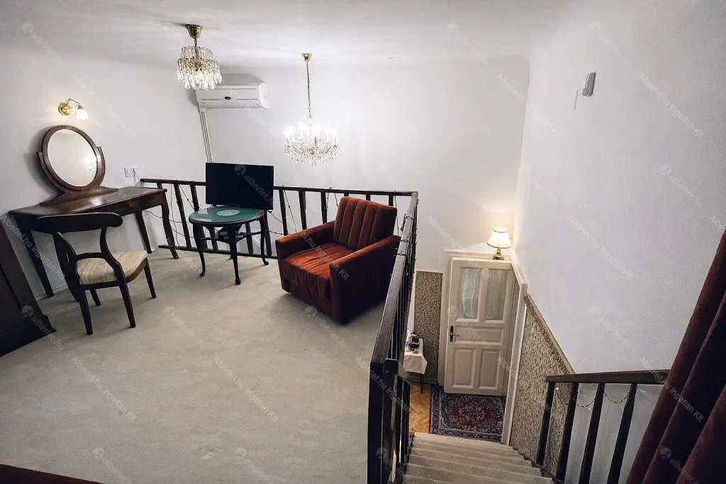 Kiadó albérlet 550000 Ft/hó áron: Budapest, VI. kerület  Paulay Ede utca. Mérete: 120 nm, 4 szobás | Alberlet.hu - 6695022