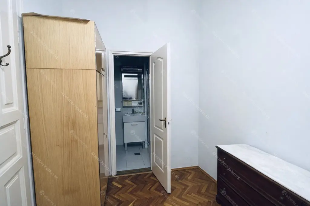 Kiadó albérlet 550000 Ft/hó áron: Budapest, VI. kerület  Paulay Ede utca. Mérete: 120 nm, 4 szobás | Alberlet.hu - 6695025