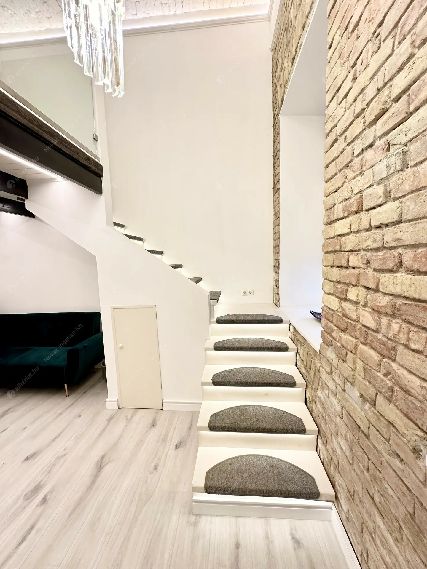 Kiadó albérlet 330000 Ft/hó áron: Budapest, VI. kerület  Paulay Ede utca. Mérete: 30 nm, 1 szobás | Alberlet.hu - 6521687